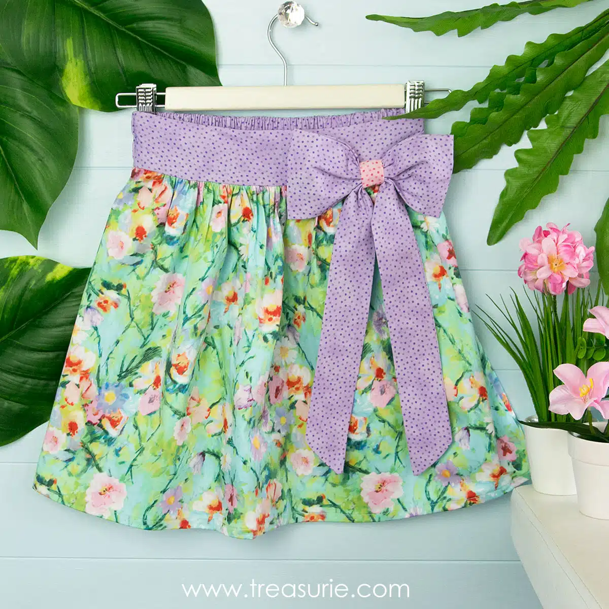 Large Fabric Bow Pattern (Easy Oversized Fabric Bow Tutorial) | TREASURIE