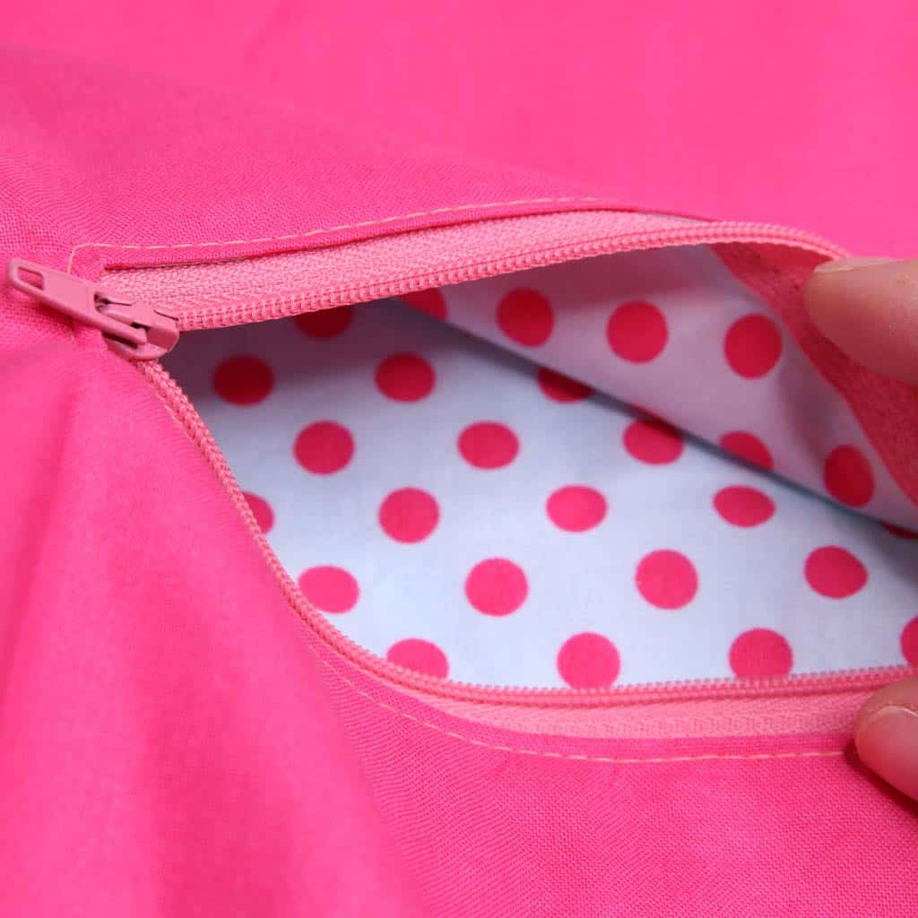 ZIPPER POCKET How to Sew a Zipper Pocket TREASURIE